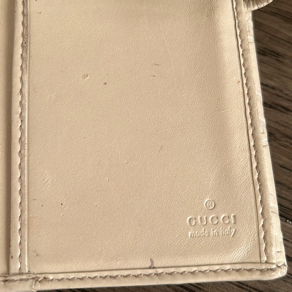 GUCCI Ivory Guiccissima Leather Wallet - Picture 10 of 16